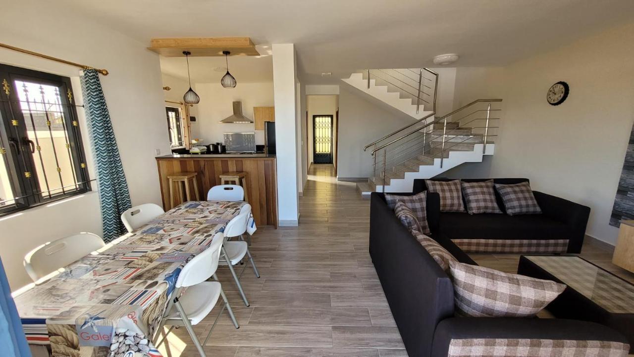 Coquette Villa Avec Piscine Flic en Flac Экстерьер фото